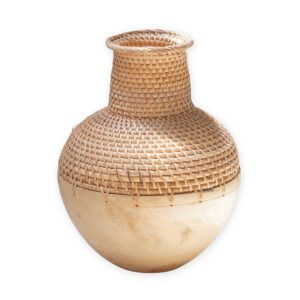 Gewebte Boho-Vase KAMARI aus Rattan und Holz – Bild 5